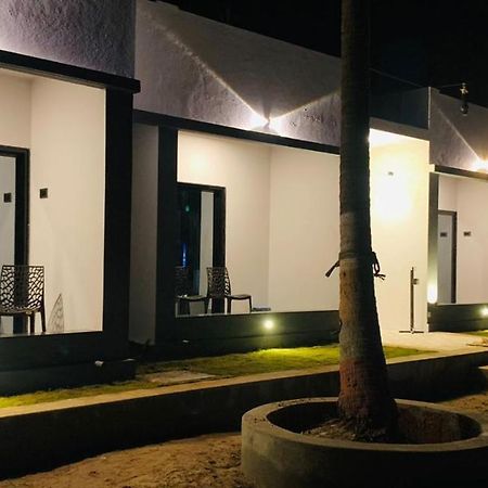 Mayekar'S Holiday Home, Chivla Beach, Mālvan Exterior foto